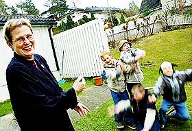 BEVEGELSESGLEDE: Barn som er motorisk usikre, m� se glede i � bevege seg, sier spesialist i barnefysioterapi, Berit Sund.