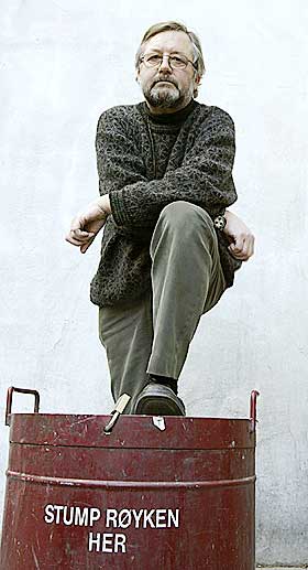 KLARTE DET: Aage Singstad (57) ble hjulpet til � stumpe r�yken ved hypnose for ti �r siden. Og han er overbevist - aldri mer nikotinslave! 