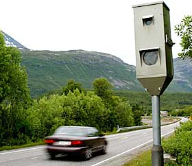 FLERE B�TER: Statens vegvesen b�r f� ilegge fartsb�ter, mener utvalget.