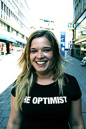  KRISTINE FERSTAD (24), OSLO:  - Jeg vet at det er mange jenter som er utro. Det er nok fordi det er spennende, og kanskje fordi det har blitt en trend de siste �ra. Men jeg kjenner ingen som har v�rt utro i sommer, kanskje mest fordi alle slo opp f�r ferien.