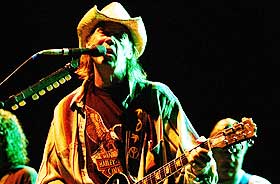 SUVEREN YOUNG: Neil Young imponerte solid p� Spektrum i g�r.
