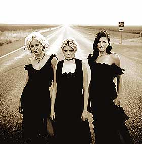 VIKTIG ALBUM: Martie Seidel, Natalie Maines og Emily Robison i Dixie Chicks er ikke som andre kvinnelige countryartister, og det skal de ha takk for.