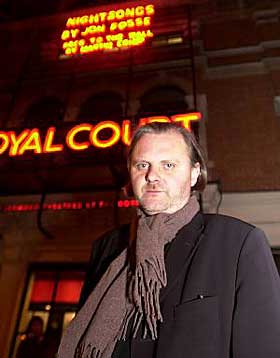 TIL UTLANDET: Jon Fosse har allerede hundrevis av kunstneriske avlegger rundt om i verden. N� skal Wiener Festwochen sette opp en opera over hans roman �Melancholia�, som han selv skal omskrive til operaversjon.