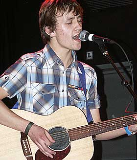 SISTE KVELD: Sondre Lerche (20) avsluttet turneen foran 600 publikummere p� Knitting Factory i Hollywood.
