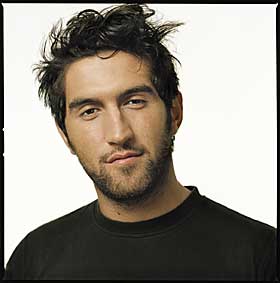 ELSKER NORGE: Regiss�r Josef Fares er helt i ekstase etter suksessen i Norge. Han lover � komme hit for � lage film.