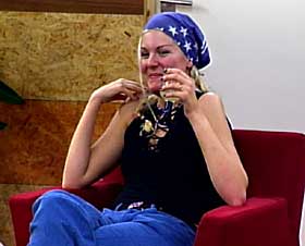 UTE: Therese ble sl�tt ut av Big Brother. I dag m�tte hun leserne p� Dagbladet.no.
