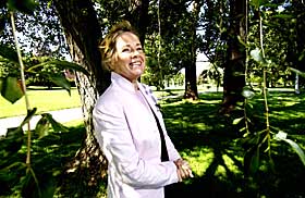  OPTIMISTISK:  Liv Ullmann (64) vil lage en stjernespekket filmversjon av �Et dukkehjem�. 