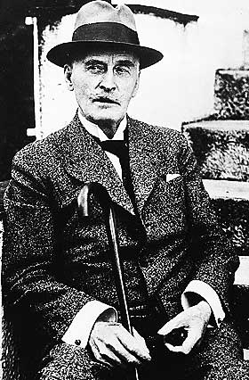 STOR FORFATTER: �Et litter�rt geni, en politiske idiot�, er for mange en treffende beskrivelse av Knut Hamsun.