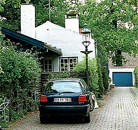  FLYTTET UT: Sissel Kyrkjeb� har flyttet ut av dette huset i Gentofte til en leilighet i K�benhavn.