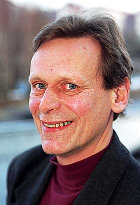 STEINAR HANSSON: Fikk den store journalistprisen i 1999. N� er mediemannen g�tt bort.
