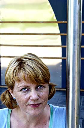 HISTORISK: Brit Bild�en er den f�rste kvinnelige nynorskforfatteren som er innkj�pt av en bokklubb. Og if�lge v�r anmelder skriver hun et �appetittvekkende nynorsk�.
Les f�rste kapittel!
