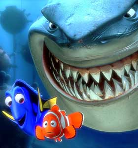 FARLIG: Marlin (t.v.) og Dory er i farefullt farvann i denne animerte scenen fra Walt Disneys film �Oppdrag Nemo�. Den er laget av Pixar, de samme som lagde Toy Story. 