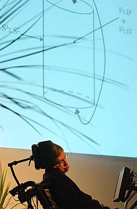 P� KONFERANSEN I DAG: Stephen Hawking er matteprofessor ved Cambridge-universitetet og ble verdenskjent med bestselgeren 