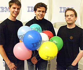VANT: Vinnere av EM i programmering: B�rge Mikkelsen, �yvind Grotmol og Erling Ellingsen. Gjett hvem som var sponsor?