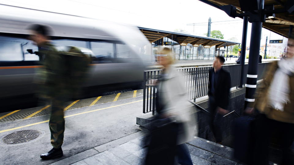 HJELPER TIL: Flytoget og NSBs fjerntog skal fra mandag stille opp n�r NSB sliter med � f� avviklet lokaltrafikken. 

Foto: Frank Karlsen / Dagbladet