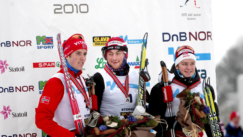 SPISTE KIRSEB�R MED DE STORE: Sjur R�the er et totalt ukjent navn for de fleste nordmenn. I dag markerte han seg med � knipe tredjeplassen, 11,7 sekunder bak Petter Northug og 7,7 sekunder bak Ronny Hafs�s.  Foto: Gorm Kallestad / Scanpix