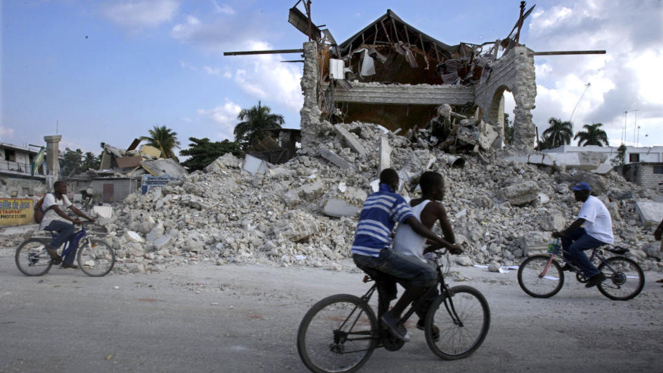 KRISEOMR�DE: �deleggelsene p� Haiti er enorme. Men n� vil trolig drivstofftilgangen bedre seg. Foto: AP/Scanpix
