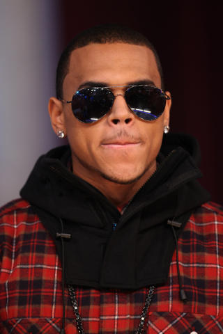 VOLDSD�MT: Chris Brown fikk bes�ksforbud, seks m�neders samfunnsstraff og fem �rs pr�vetid for ugjerningen. Foto: Scanpix/Neilson Barnard/Getty Images/AFP