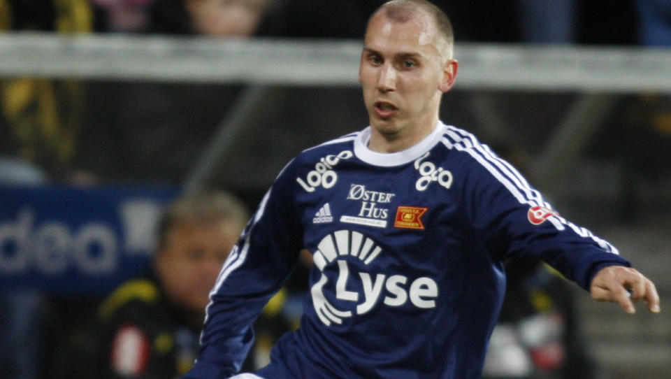 TIL ODD: Jone Samuelsen skifter beite. Midtbanespilleren g�r fra VIking til Odd foran innev�rende sesong. Foto: H�kon Mosvold Larsen  / SCANPIX .