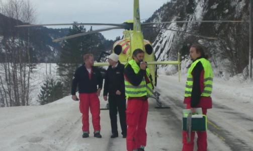 INGEN ALVORLIG SKADER: En person f�r behandling p� legevakten for mindre skader. Resten av skolebarna og l�rerne kom fra ulykken med bare noen f� skrammer. Foto: JORUN BUSK/AVISEN AGDER