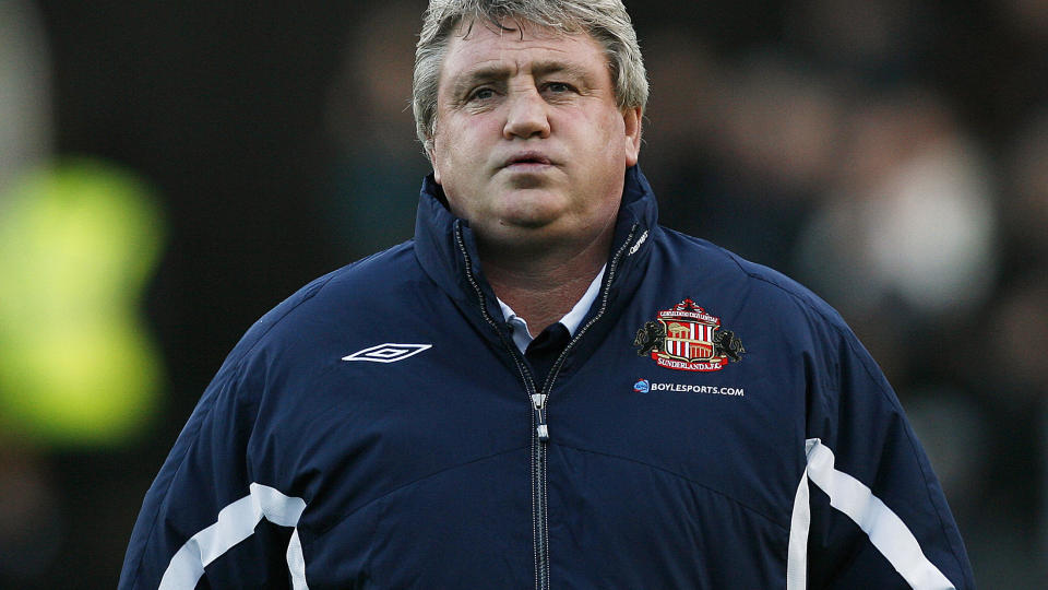 LEI LIVERPOOL: Steve Bruce har sett seg lei p� at Liverpool �penlyst fl�rter med spissen hans. Sunderland-sjefen kaller klubbens fremferd respektl�s. Foto: Glyn Kirk / AFP.