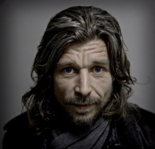 Forfatter i vinden: Karl Ove Knausg�rd.Foto: Lars Eivind Bones