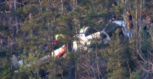 ULENT TERRENG: Et helikopter styrtet for snart fem �r siden ved Lille Kols�stoppen i B�rum utenfor Oslo. En mann omkom. Foto: Jarl Fr. Erichsen / SCANPIX