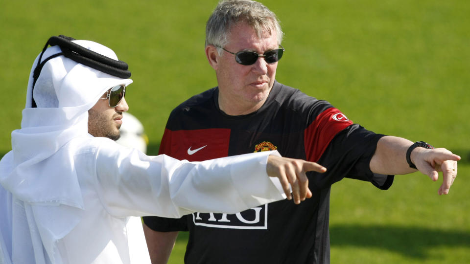 G�R FOR LIGATOPP: Med seier mot Hull kan Manchester United erobre tabelltopp for f�rste gang siden oktober i fjor. Her fra en trening i Qatar tidligere i m�neden. Foto: Karim Jaafar / AFP.
