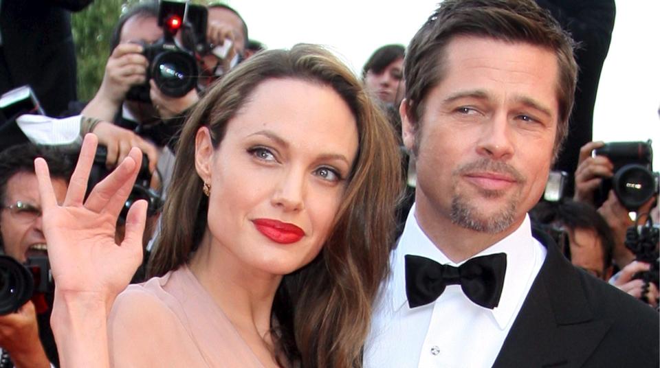 FARVEL? If�lge News of the World er det kun et sp�rsm�l om tid f�r Angelina Jolie og Brad Pitt kunngj�r at de er ferdige med hverandre. Foto:  EPA/GUILLAUME HORCAJUELO/SCANPIX