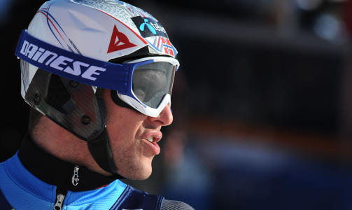 KASTER SEG INN I PSYKOLOG-DEBATTEN: Aksel Lund Svindal mener svenskene trengte et helt kriseteam etter en litt turbulent flytur. Foto: AFP PHOTO / SAMUEL KUBANI