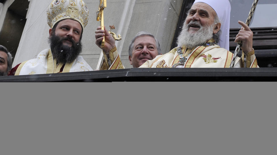 MANER TIL HELLIG STID: Serbias nye patriark Irinej. Foto: AFP/Andrej Isakovic/Scanpix