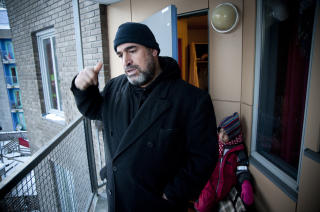 REDD: - Jeg ble veldig redd og tenkte p� mine barn, sier syvbarnsfaren Satar Al-Shummari (48) til Dagbladet. Han er nabo av mulla Krekar. Foto: �ISTEIN NORUM MONSEN