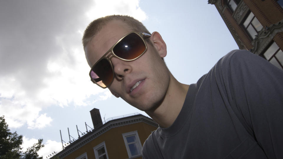 KAN VINNE PRIS, MEN DROPPER FESTEN:; Lars Vaular er Spellemann-nominert, men tar seg ikke r�d til � delta p� festen etter utdelingen. 
Foto: Morten Holm / SCANPIX
