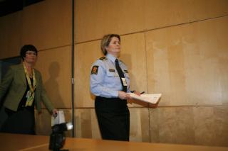 PRESSEKONFERANSE: Politiet informerte om Krekar-skytingen kl. 11 i dag. Foto: Torbj�rn Gr�nning/Dagbladet