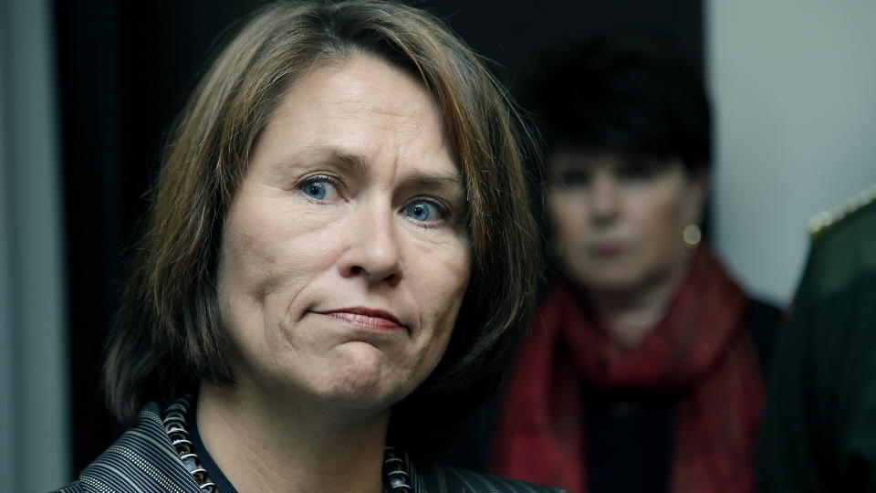 BETENKT:  Forsvarsminister Grete Faremo diskuterte torsdag kj�p av kampfly med representanter for den amerikanske industrigiganten Lockheed Martin. Bildet ble tatt i Forsvarsdepartementet da Faremo tiltr�dte som minister. Foto: Jacques Hvistendahl / Dagbladet