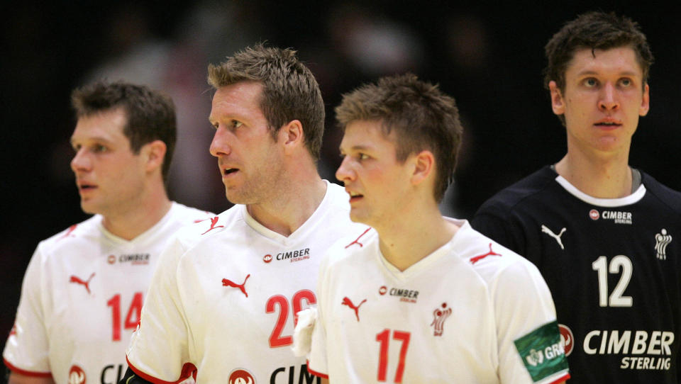 KLARE: Danmarks Michael Knudsen (14), Kasper Nielsen (26), Lasse Svan Hansen (17) og Niklas Landin Jacobsen. I dag m� de sl� Norge, og det er en mann spesielt  som st�r i veien.Foto: SCANPIX/REUTERS/Nikola Solic