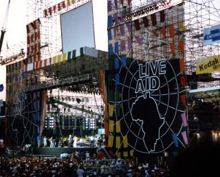 STARTET EN BEVEGELSE: Live Aid 1985. Samme �r begynte norske artister � synge for Afrika ogs�. Foto: WIKIMEDIA