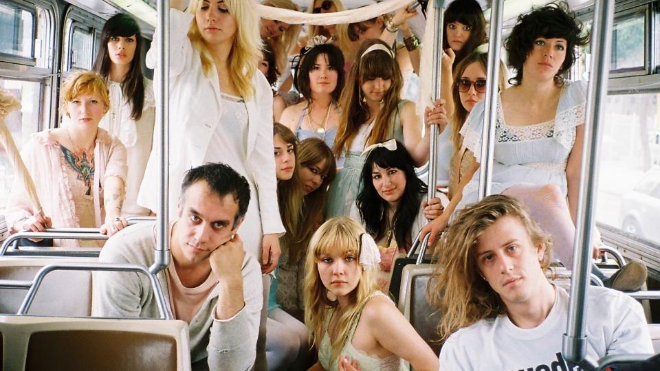 �YA-KLARE: Skranglepopduoen Girls. Jentene forblir trolig hjemme i San Francisco.