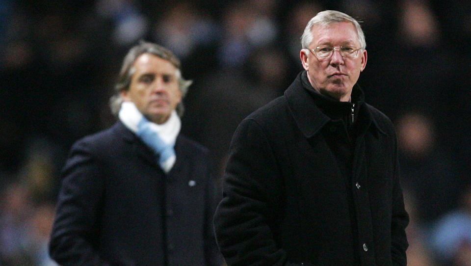ROLIG, GUTTER: Manchester-politiet har bedt Roberto Mancini og Alex Ferguson bidra til � roe gemyttene f�r kveldens ligacup-retur p� Old Trafford. Foto: SCANPIX/AP/Tim Hales