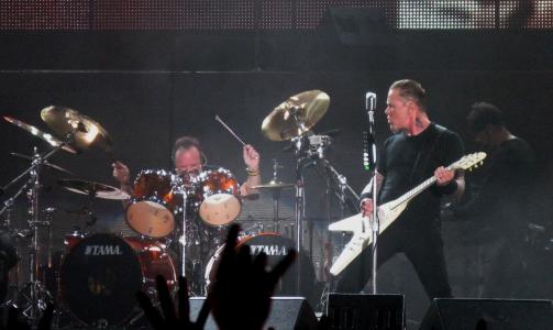UTLOVET DUS�R: Metallica engasjerte seg i saken, og utlovet en dus�r p� 50 000 dollar etter at det ble kjent at Morgan Harrington var forsvunnet. Foto: AP Photo/Martin Mejia