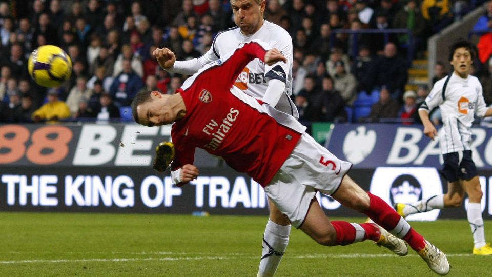 BULK: Dersom Thomas Vermaelen diagnostiseres med beinbrudd, er det d�rlig nytt for Arsenals tittelh�p.Foto: SCANPIX/REUTERS/Phil Noble