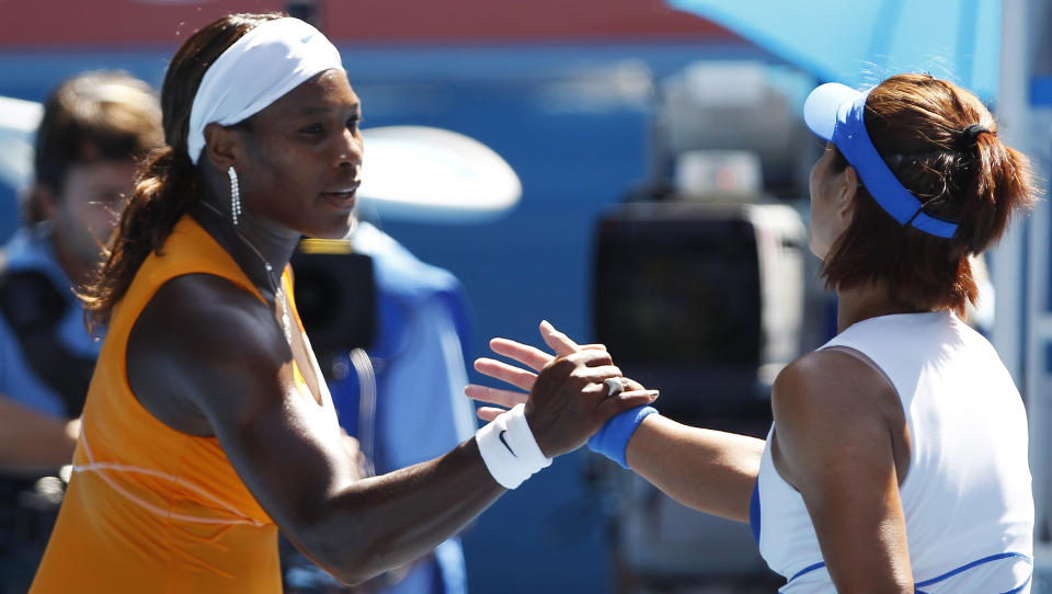TIL FINALEN: Serena Williams kunne juble etter � ha sikret seg finaleplass i Australian Open. Hun slo ut Li Na, som sendte Venus Williams hjem i kvartfinalen.Foto: SCANPIX/REUTERS/Tim Wimborne