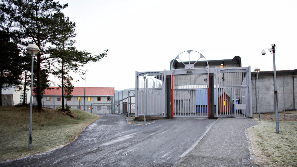 KAN BLI SLUPPET UT FOR TIDLIG: Fanger som ikke er ferdig med sin soning kan bli l�slatt fra Bergen fengsel p� grunn av plassmangel. FOTO: SVEINUNG UDDU YSTAD / Dagbladet