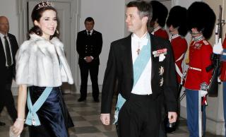 MED P� FEST. Kronprinsesse Mary og kronprins Fredrik. Foto: STELLA PICTURES