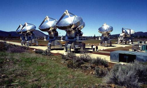 ALLEN ARRAY-TELESKOPET: Leter etter intelligent liv i verdensrommet. Teleskopet er fortsatt under utbygging i California. Foto:  REUTERS