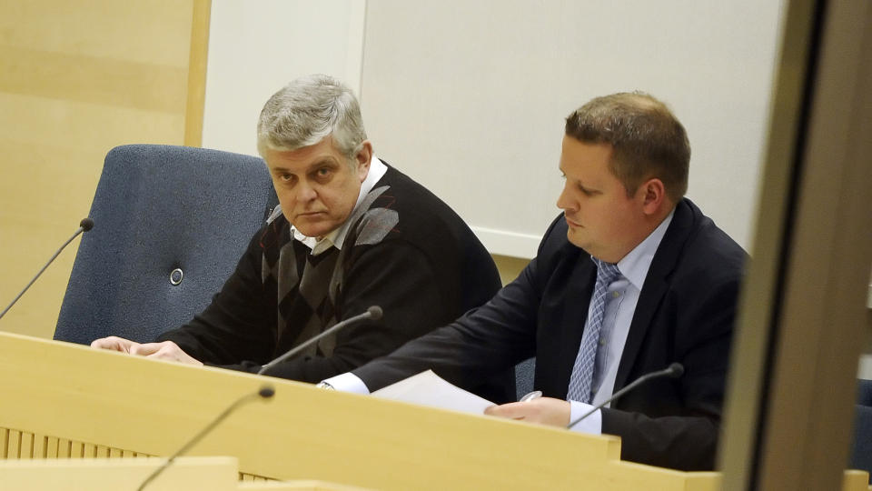 MISTENKT FOR VOLDTEKT:  Den nylig pensjonerte politisjefen G�ran Lindberg (til venstre) er arrestert, mistenkt for voldtekt og forberedelse til voldtekt. Foto: Expressen