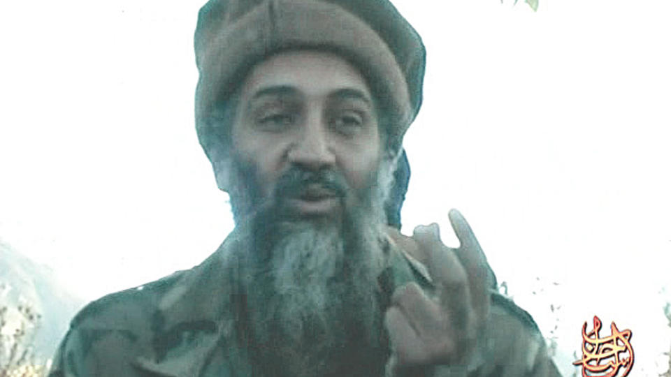 INN I KLIMADEBATTEN:  I et lydopptak sendt p� Al Jazeera kaster al Qaida-lederen Osama bin Laden seg noe overraskende inn i klimadebatten.Her fra en video fra 2007 som angivelig viser Osama. Foto: AFP
