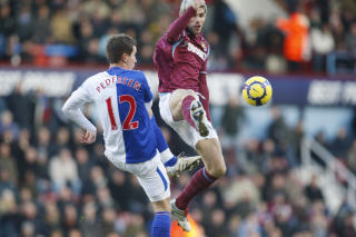M�LL�S GAMST: Morten Gamst Pedersen har vist god scoringsform den siste tiden, men i Blackburns bortekamp mot West Ham klarte verken vertene eller gjestene � f� ballen i m�l.Foto: SCANPIX/AP Photo/Sang Tan