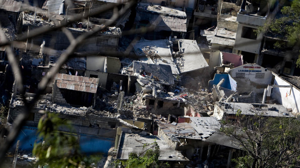 FLERE TUSEN I RUINENE: Myndighetene regner med at s� mange som 200 000 har omkommet i jordskjelvet i haiti: Foto: REUTERS/Marco Dormino/UN/SCANPIX