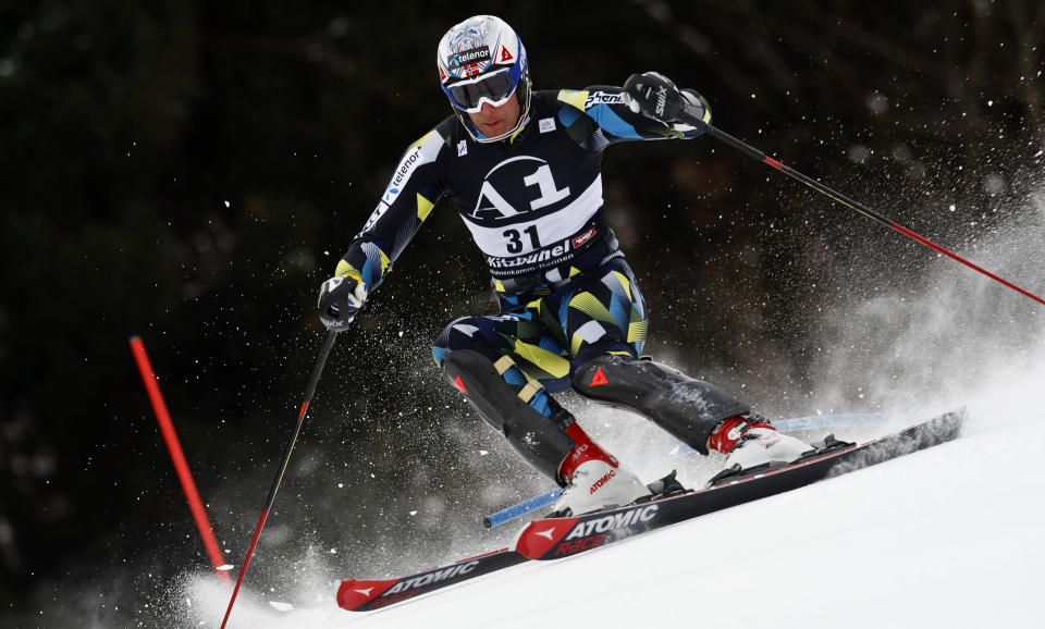 KJ�RTE UT: Aksel Lund Svindal hektet og kj�rte ut i f�rste omgang av slal�mrennet i Kranjska Gora. Her fra rennet i Kitzb�hel forrige helg der nordmannen ogs� kj�rte ut.Foto: Cornelius Poppe / Scanpix